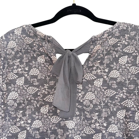 LC Lauren Conrad Gray & Pink Floral Print Lace Trim Tie Back Top Medium Women’s - Picture 8 of 13